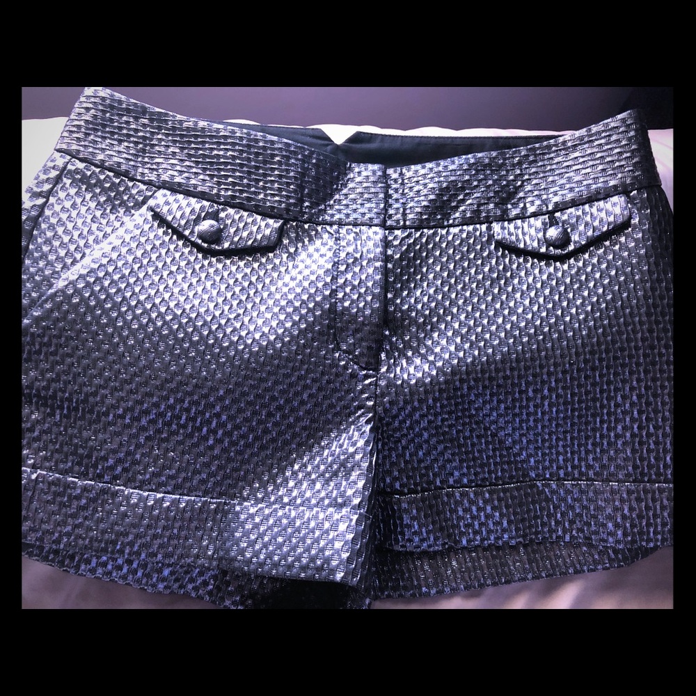 Metallic-like shorts